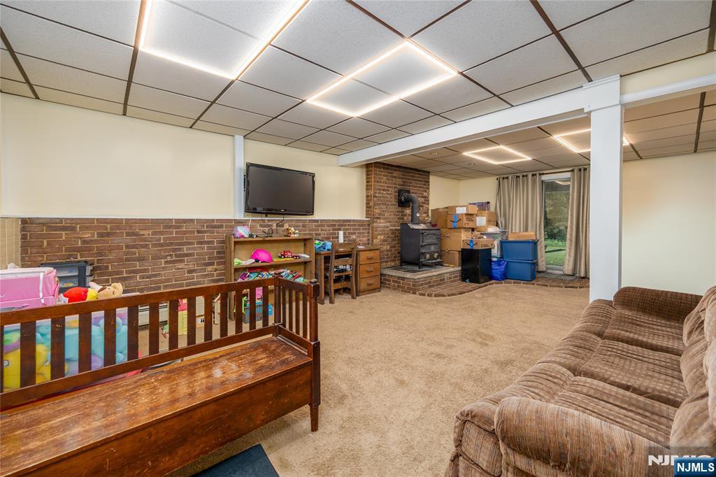 103 Alturas Road Vernon, NJ 07422 - Photo 8 of 18 Gallery Image 8
