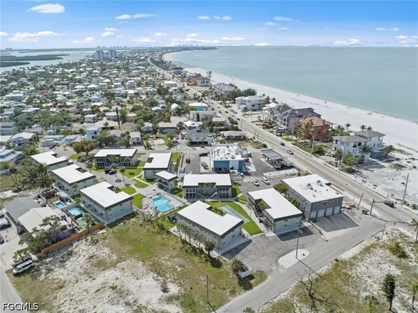 $425,000 | 3045 Estero Boulevard, Unit 7D, Fort Myers Beach, FL 33931