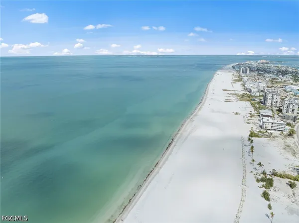 $425,000 | 3045 Estero Boulevard, Unit 7D, Fort Myers Beach, FL 33931