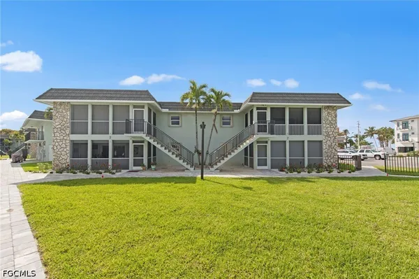 $425,000 | 3045 Estero Boulevard, Unit 7D, Fort Myers Beach, FL 33931