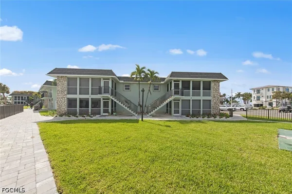 $425,000 | 3045 Estero Boulevard, Unit 7D, Fort Myers Beach, FL 33931