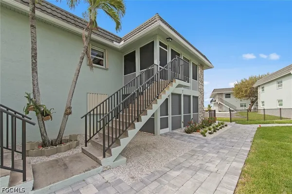 $425,000 | 3045 Estero Boulevard, Unit 7D, Fort Myers Beach, FL 33931