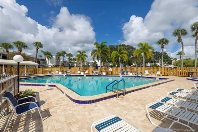 $345,000 | 1950 Southwest Palm City Road, Unit 7101, Stuart, FL 34994