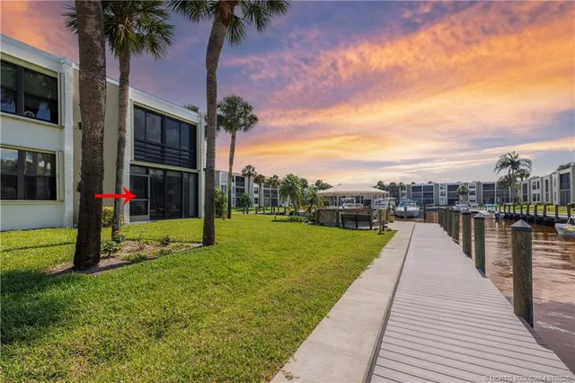 $345,000 | 1950 Southwest Palm City Road, Unit 7101, Stuart, FL 34994