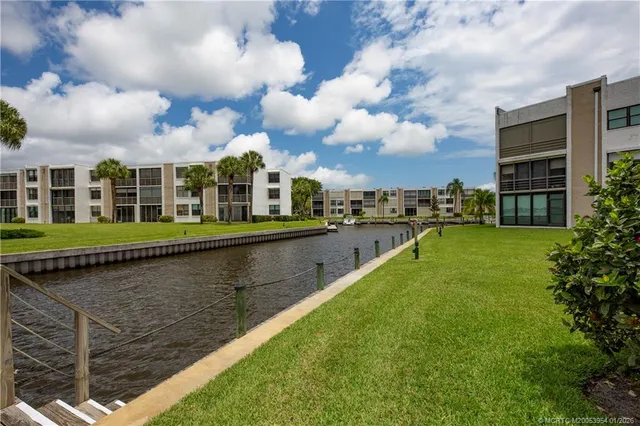 $345,000 | 1950 Southwest Palm City Road, Unit 7101, Stuart, FL 34994