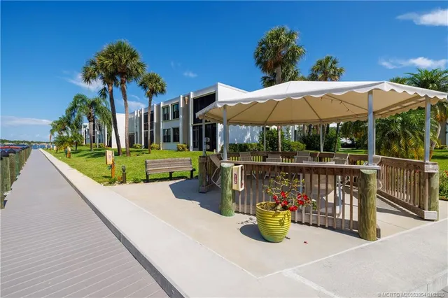 $345,000 | 1950 Southwest Palm City Road, Unit 7101, Stuart, FL 34994