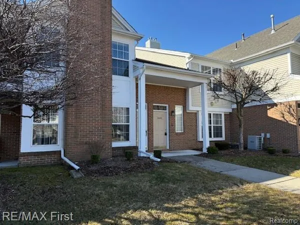 $1,800 | 16640 Glenmoor Boulevard, Macomb, MI 48044