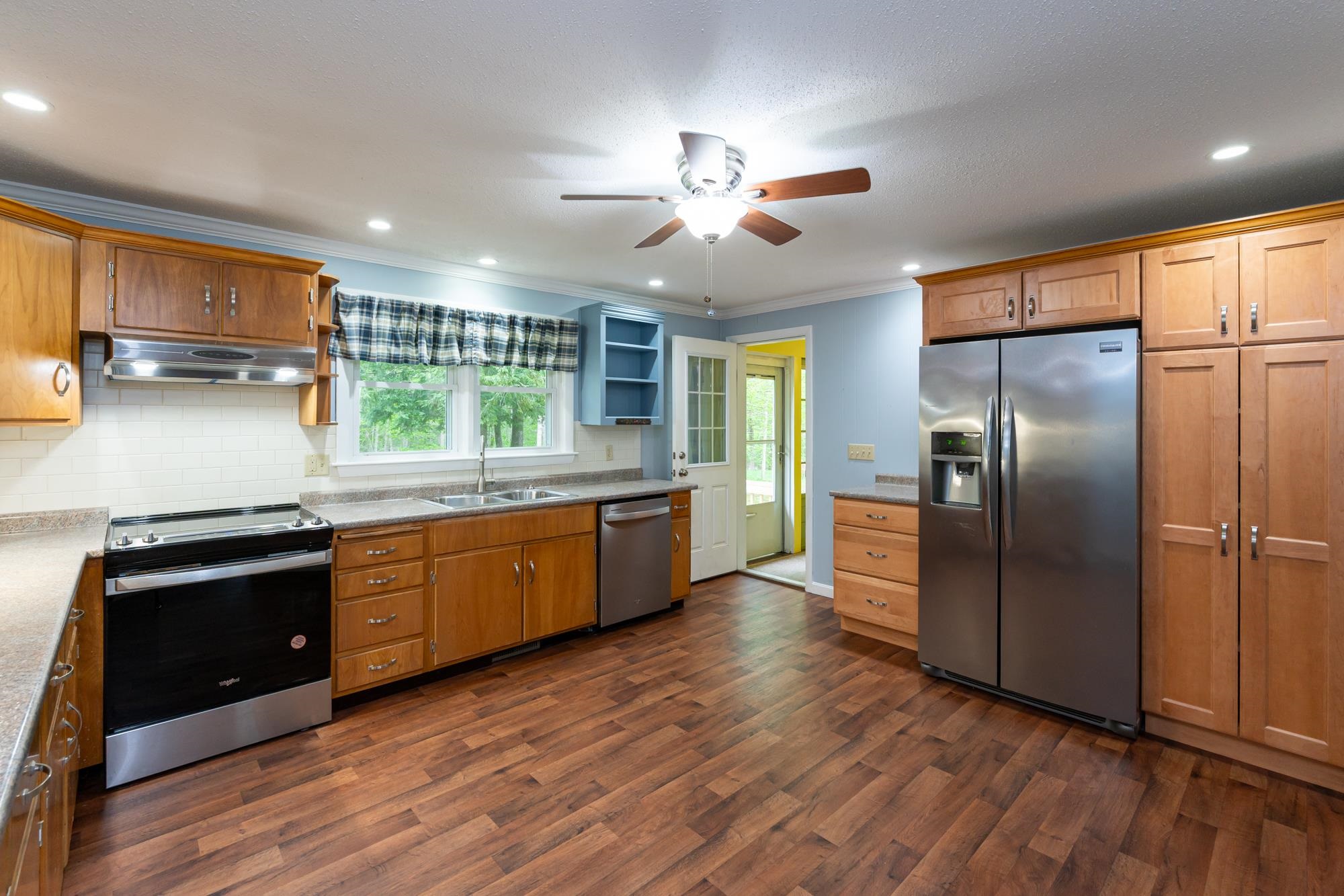 40 Whitten Road Milford, NH 03055 - Photo 2 of 28