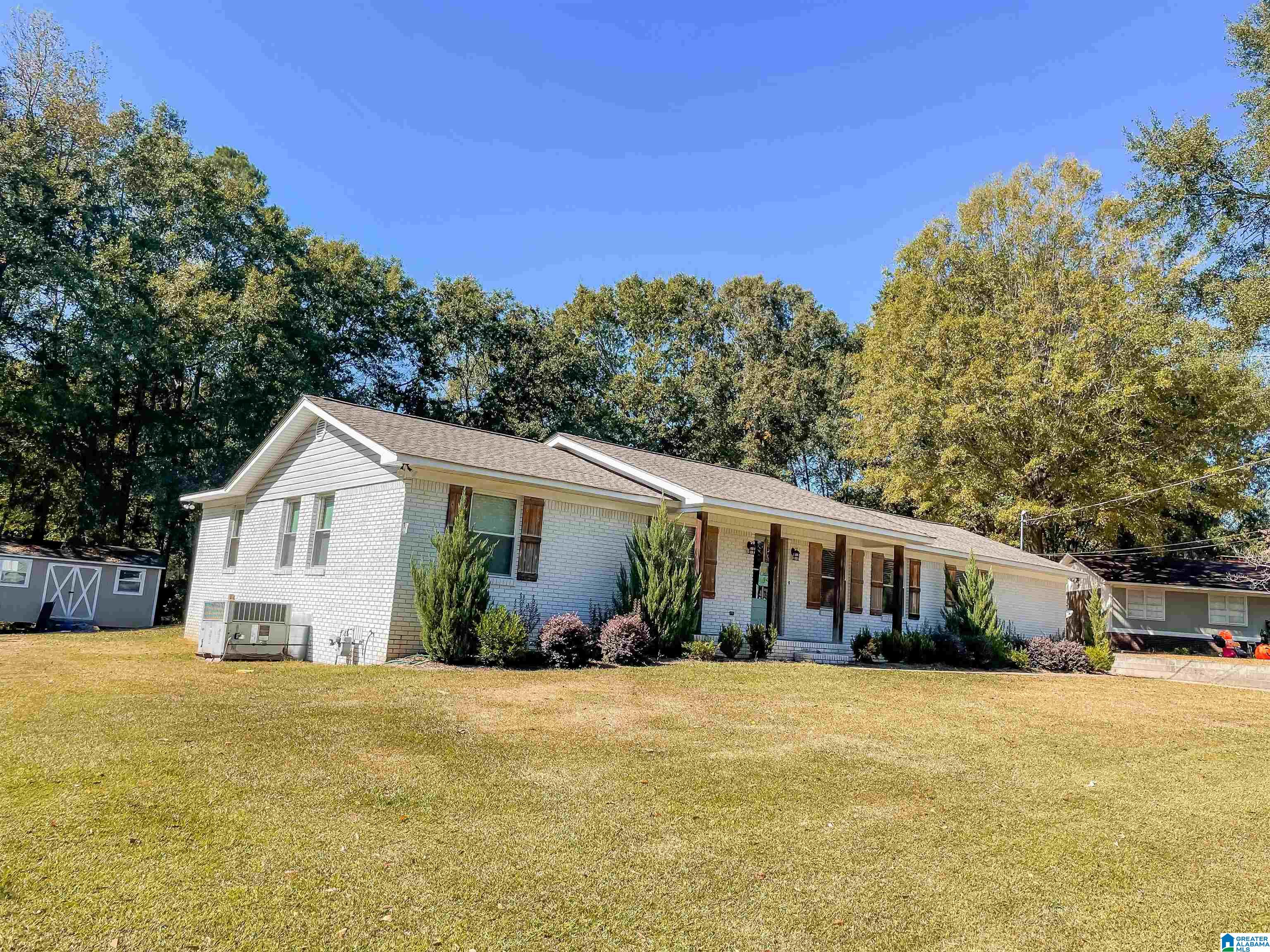 810 Meadow View Pell City, AL 35128 - Photo 2 of 41