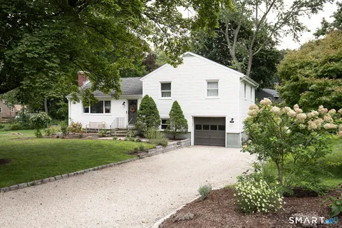 $639,000 | 5 Cornwall Court, Norwalk, CT 06850