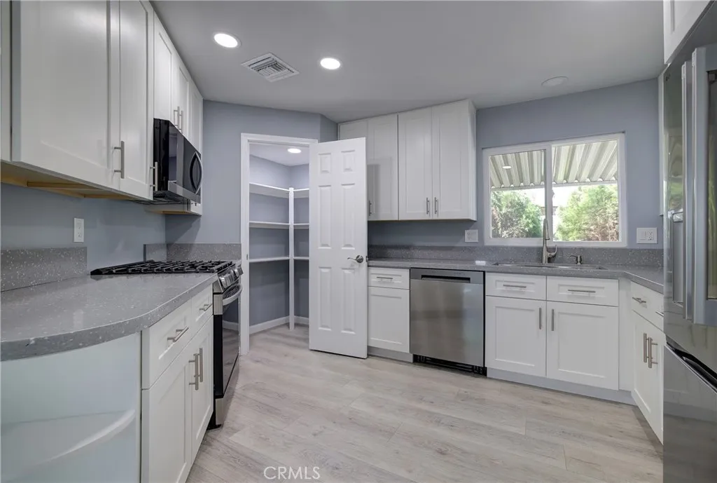 3700 Buchanan Street, Unit 131 Riverside, CA 92503 - Photo 11 of 27