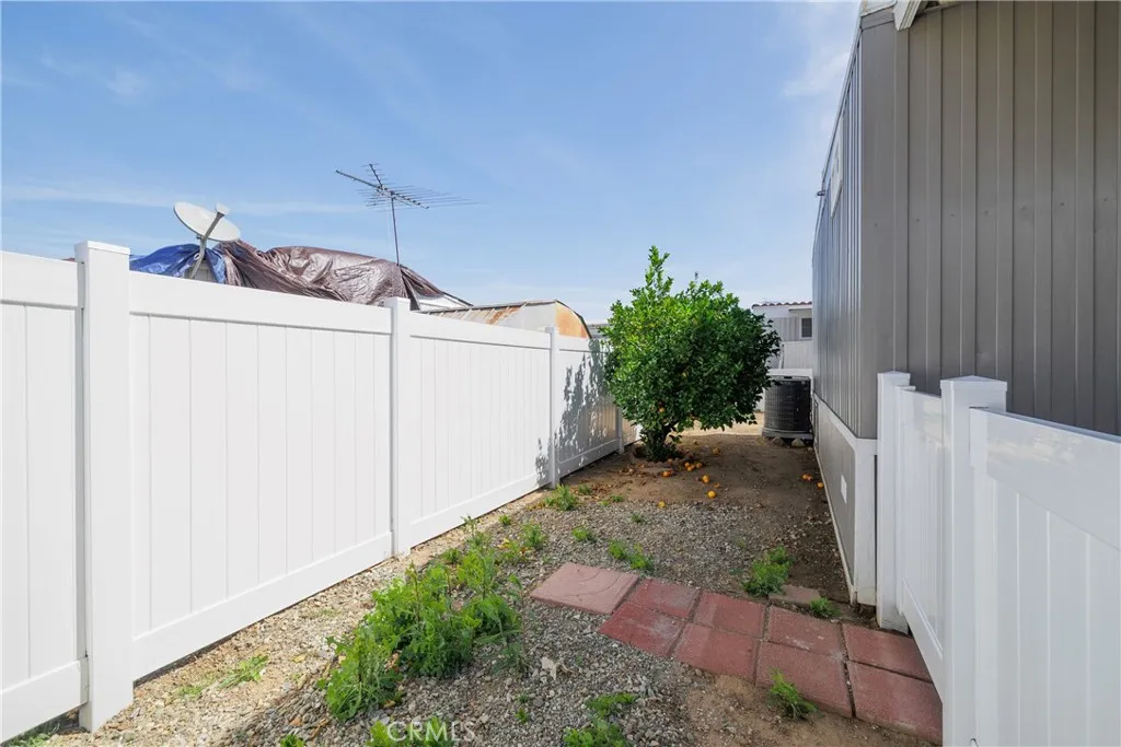 3700 Buchanan Street, Unit 131 Riverside, CA 92503 - Photo 24 of 27