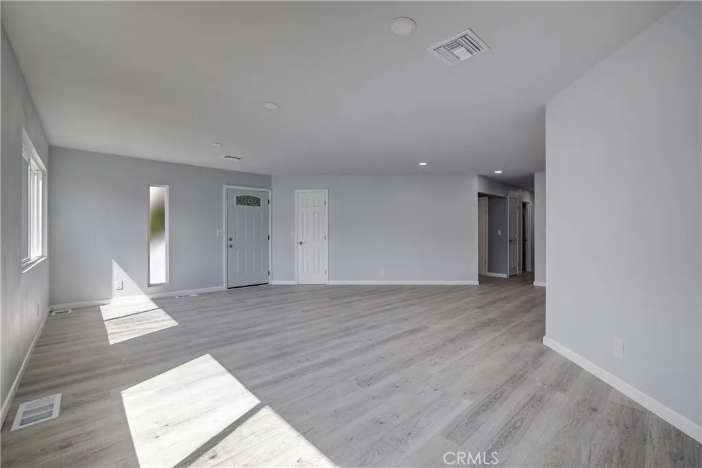 3700 Buchanan Street, Unit 131 Riverside, CA 92503 - Photo 4 of 27