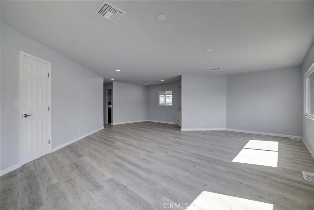 3700 Buchanan Street, Unit 131 Riverside, CA 92503 - Photo 5 of 27