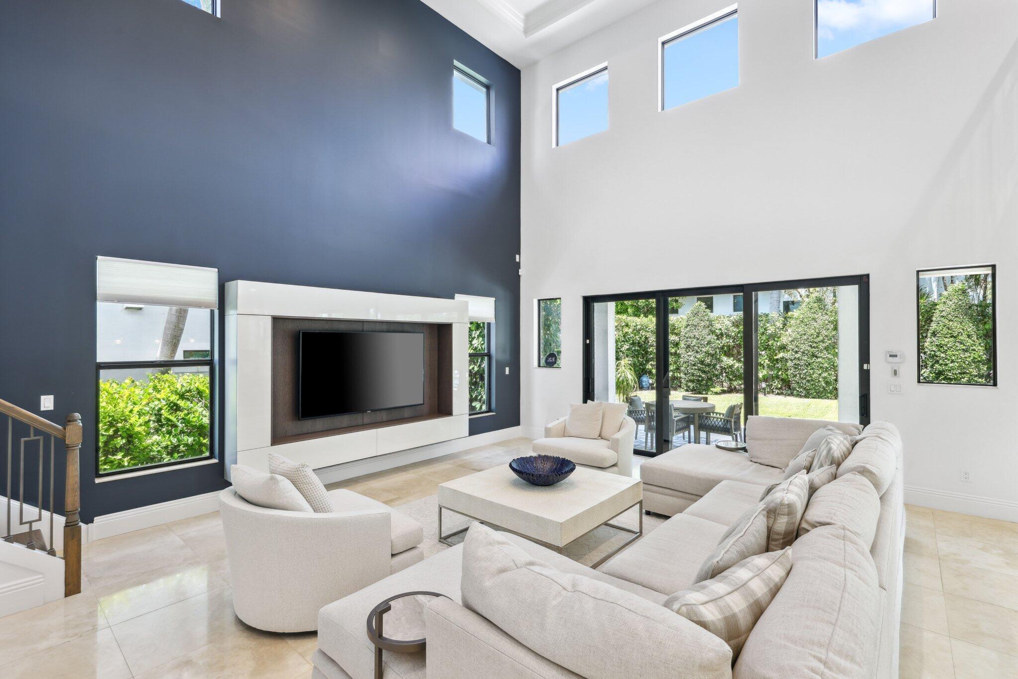 7406 Northwest 27th Avenue Boca Raton, FL 33496 - Photo 16 of 76 Living room