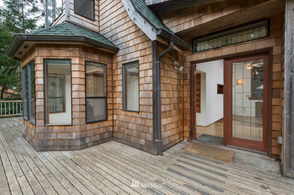 17913 McLean Road Southwest Vashon, WA 98070 - Photo 3 of 5