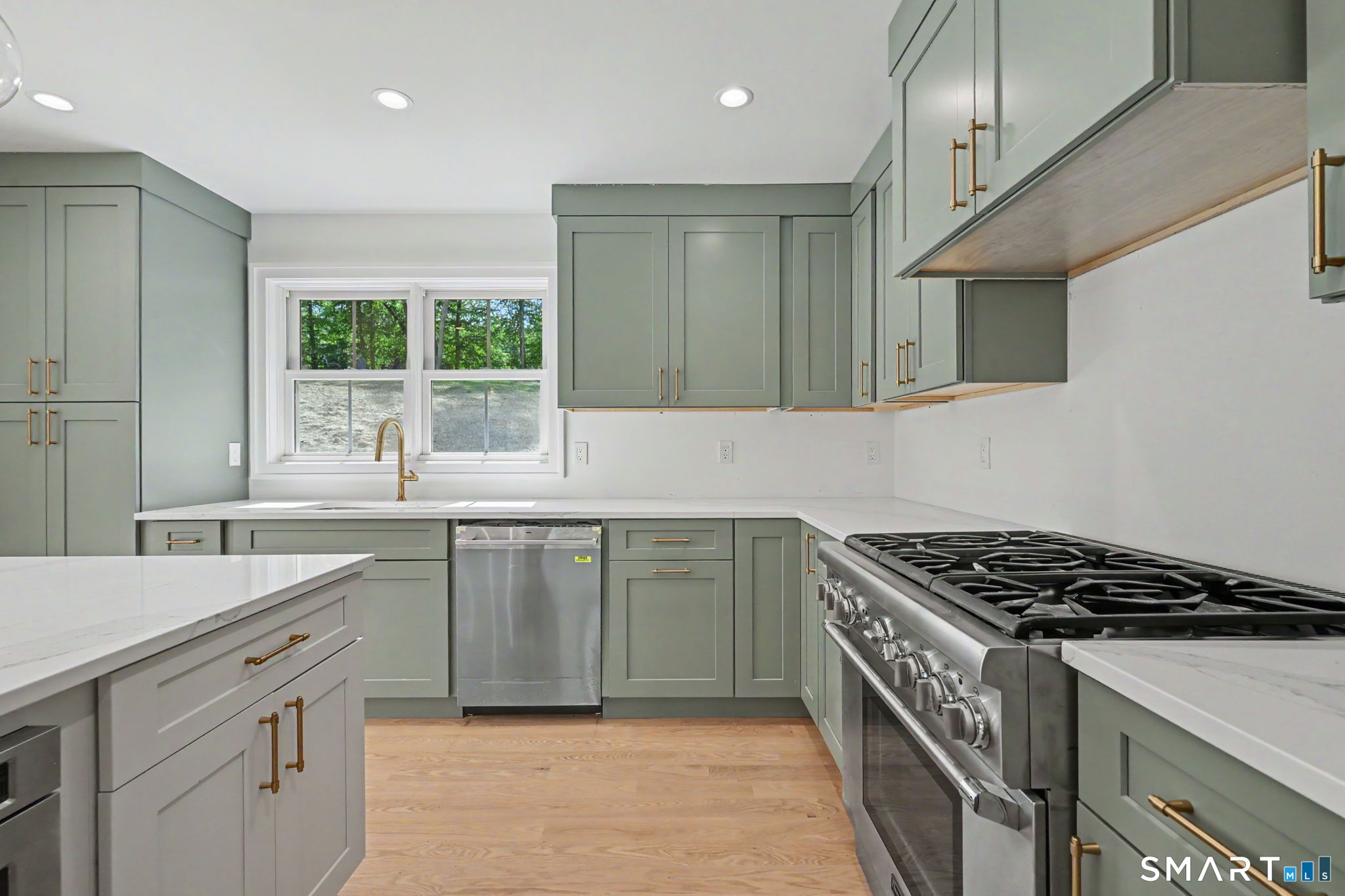 244 Minivale Road Stamford, CT 06907 - Photo 10 of 36