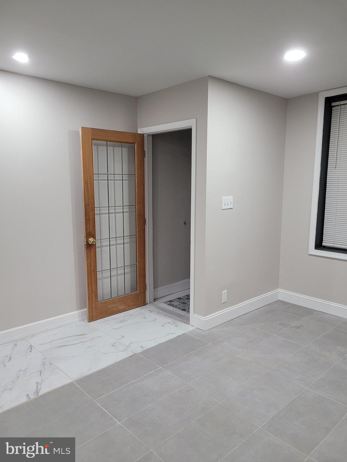 2502 Federal Street Philadelphia, PA 19146 - Photo 26 of 31 an empty room with window