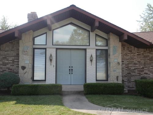 965 North Hintz Road Owosso, MI 48867 - Photo 2 of 33 31261549-1.JPG
