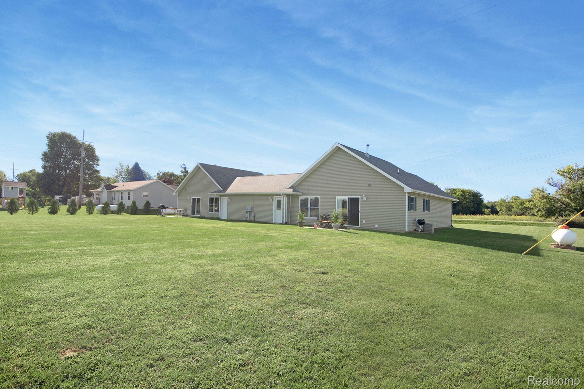 4464 Barnes Road Millington, MI 48746 - Photo 8 of 27 Gallery Image 8