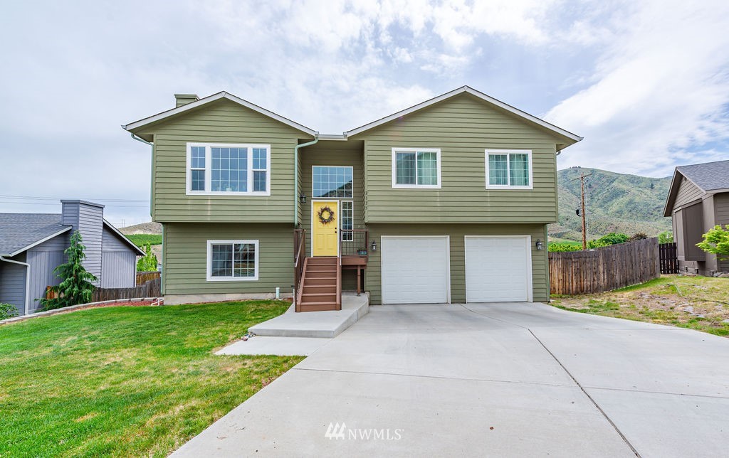 2135 Citation Loop Wenatchee, WA 98801 - Photo 1 of 32 Gallery Image 1