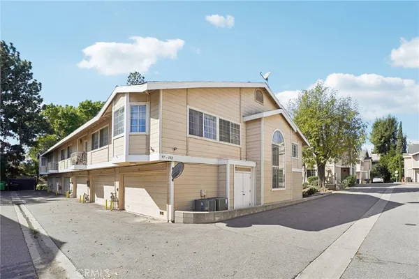 $550,000 | 11300 Foothill Boulevard, Unit 97, Sylmar, CA 91342