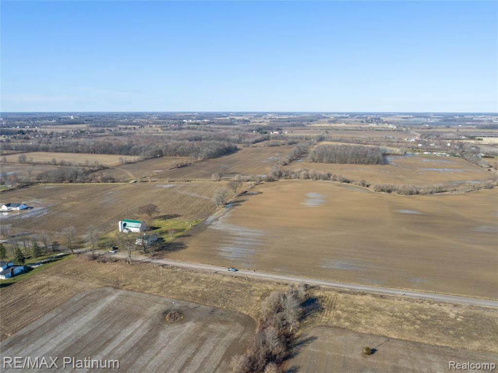 1136 South Nichols Road Flushing, MI 48433 - Photo 7 of 14