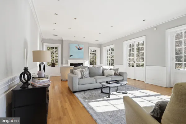 $3,795,000 | 8219 St Martins Lane, Philadelphia, PA 19118