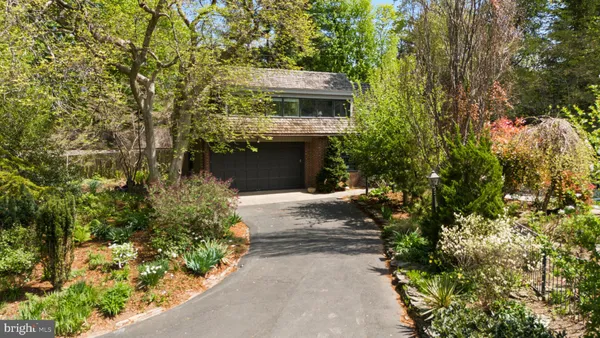 $3,795,000 | 8219 St Martins Lane, Philadelphia, PA 19118