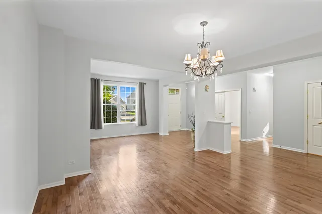 $4,500 | 1534 South Falcon Drive, Libertyville, IL 60048