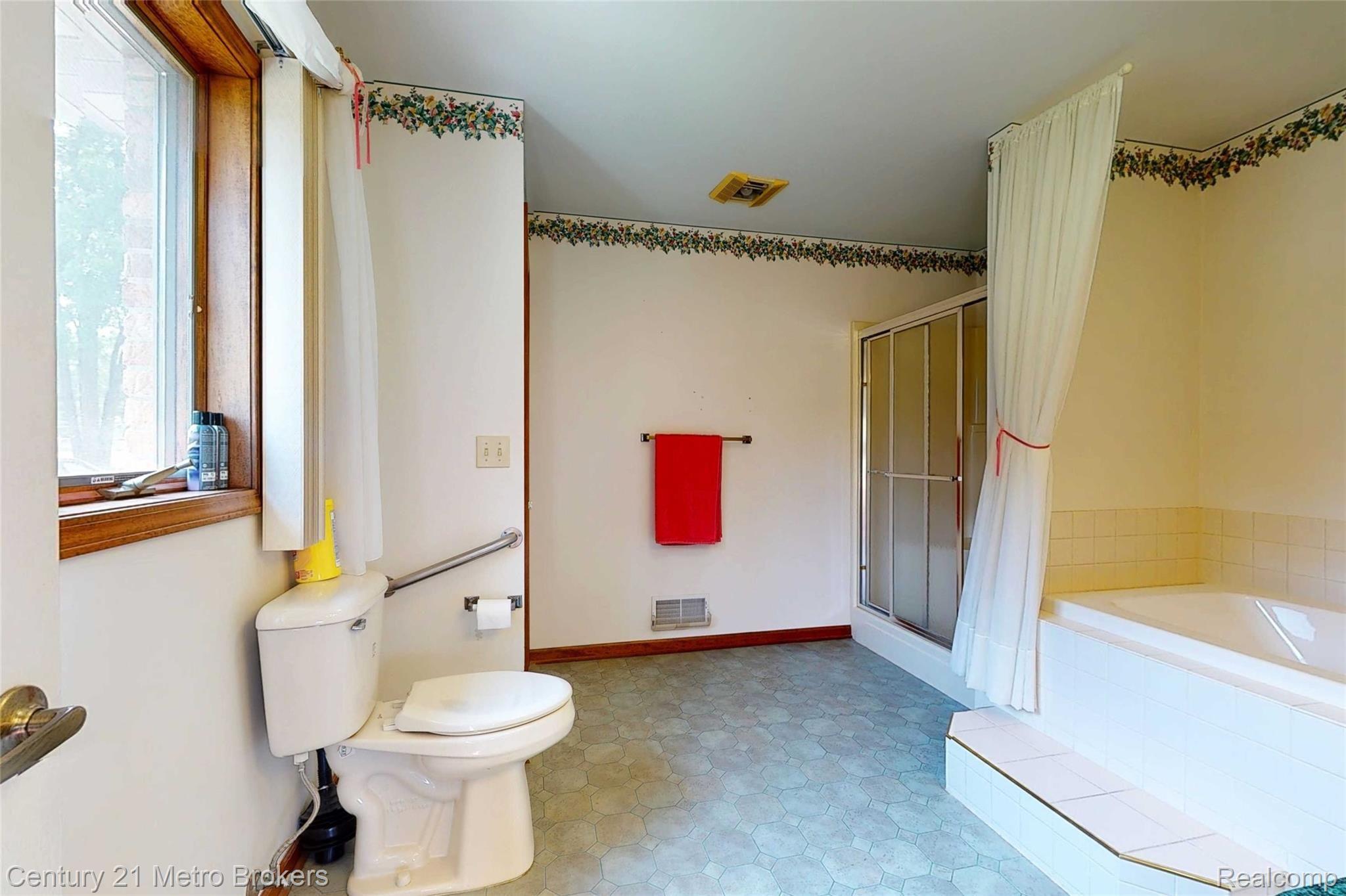 3408 South State Road Davison, MI 48423 - Photo 32 of 51 3408-S-State-Rd-21 Bathroom.jpg