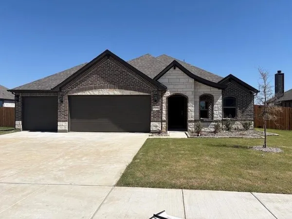 $385,000 | 589 MB's Way, Pilot Point, TX 76258