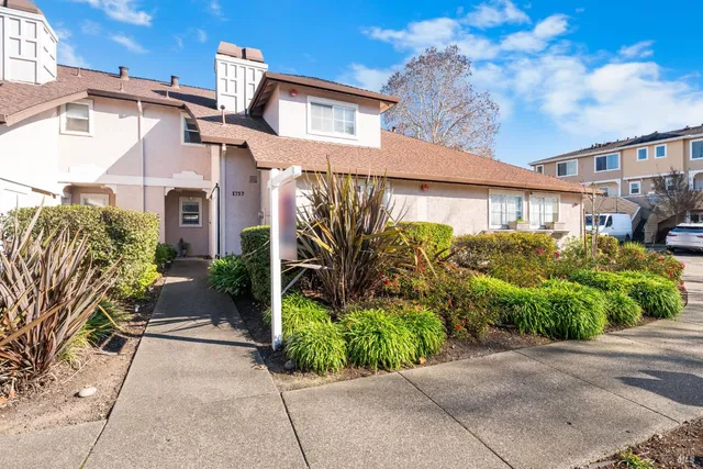 $615,000 | 1757 Burgundy Court, Petaluma, CA 94954