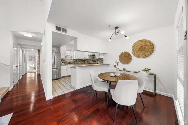 $615,000 | 1757 Burgundy Court, Petaluma, CA 94954