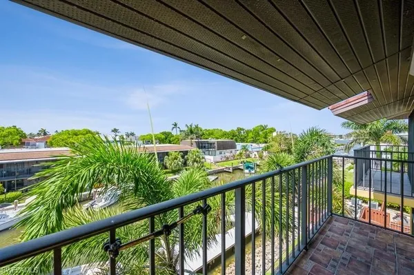 $4,000 | 1400 Blue Point Avenue, Unit 207, Naples, FL 34102