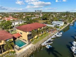 $4,000 | 1400 Blue Point Avenue, Unit 207, Naples, FL 34102
