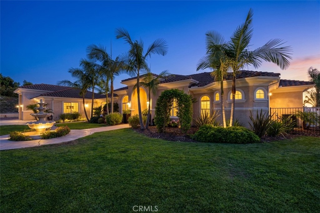2224 Dos Lomas Fallbrook, CA 92028 - Photo 2 of 73 Gallery Image 2