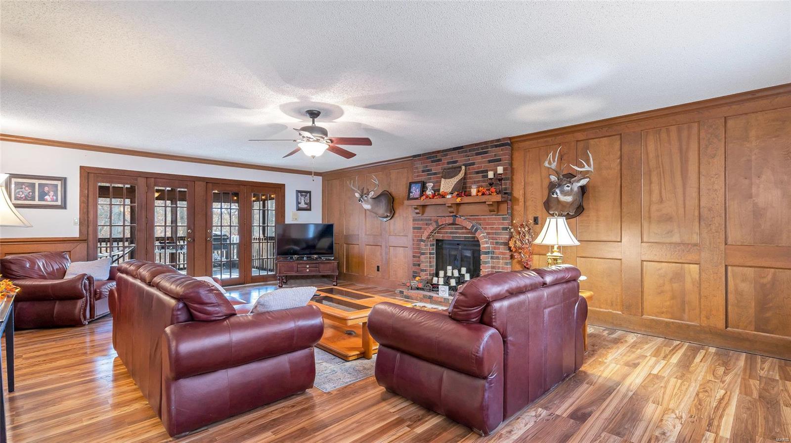 7122 Underoak Road St. Louis, MO 63129 - Photo 3 of 37 Gallery Image 3