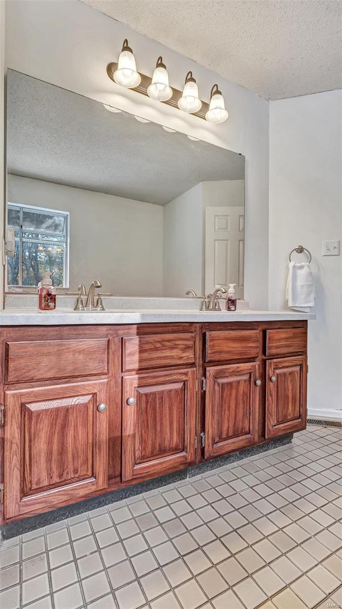 7122 Underoak Road St. Louis, MO 63129 - Photo 24 of 37 Gallery Image 24