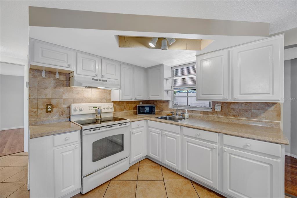 7804 Niagara Drive Port Richey, FL 34668 - Photo 9 of 21