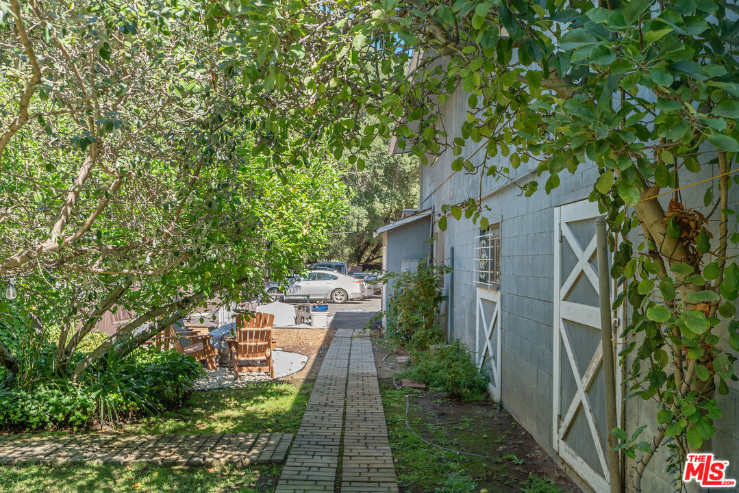 1667 Las Virgenes Canyon Road, Unit 9 Calabasas, CA 91302 - Photo 25 of 29