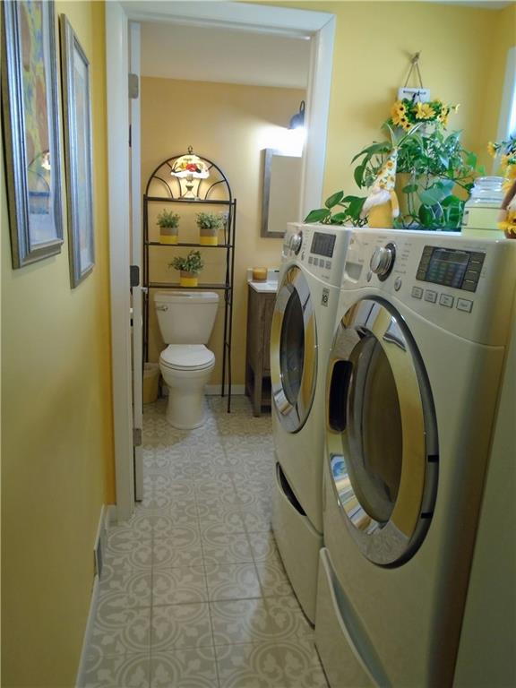 480 Heller Street Rochester, PA 15074 - Photo 12 of 31 a utility room with dryer and washer