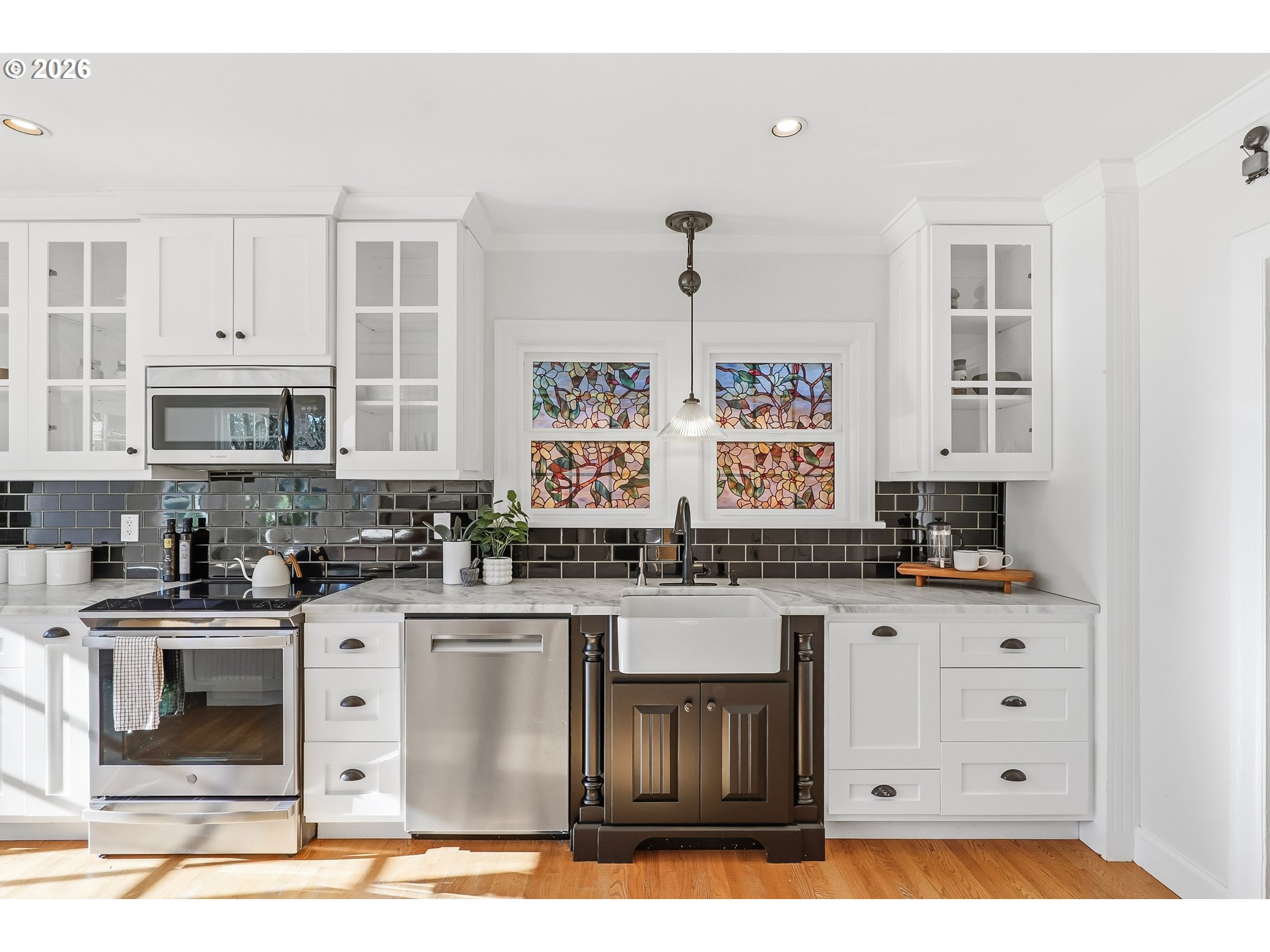 2128 Southwest Edgewood Road Portland, OR 97201 - Photo 11 of 28 Gallery Image 11