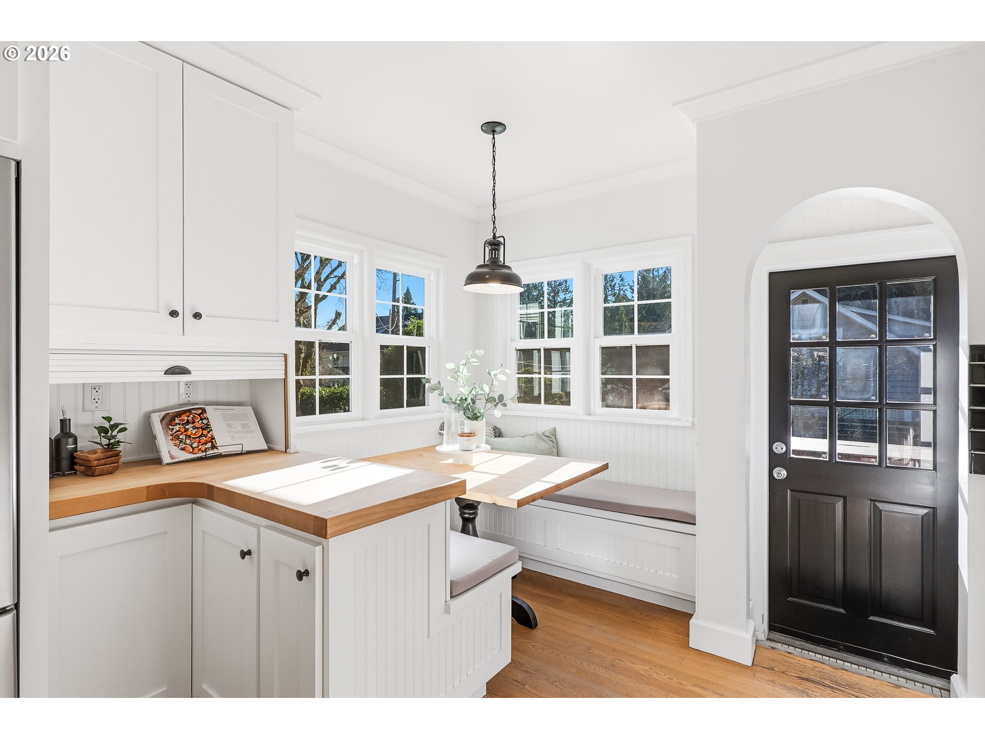 2128 Southwest Edgewood Road Portland, OR 97201 - Photo 12 of 28 Gallery Image 12