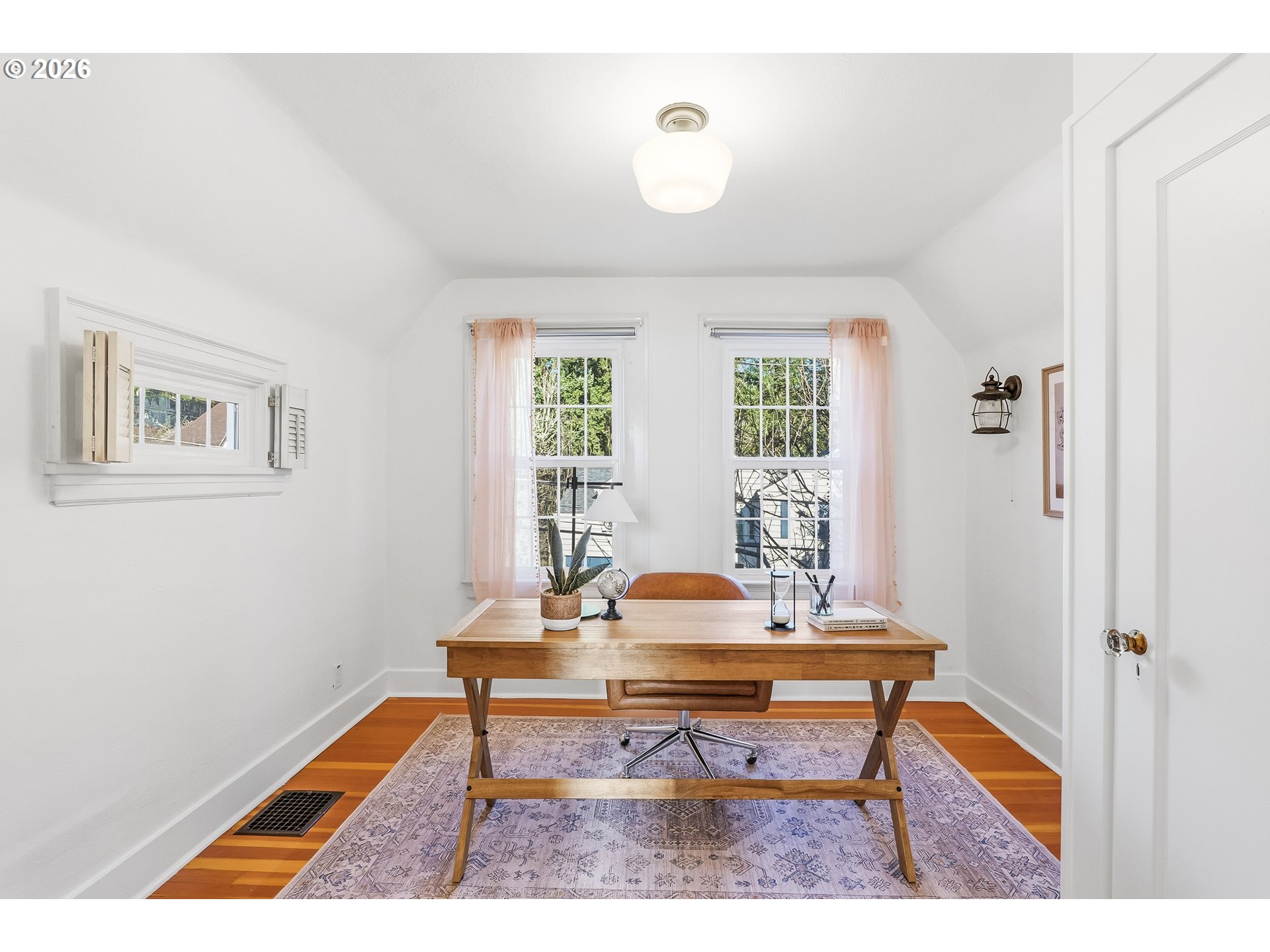 2128 Southwest Edgewood Road Portland, OR 97201 - Photo 17 of 28 Gallery Image 17