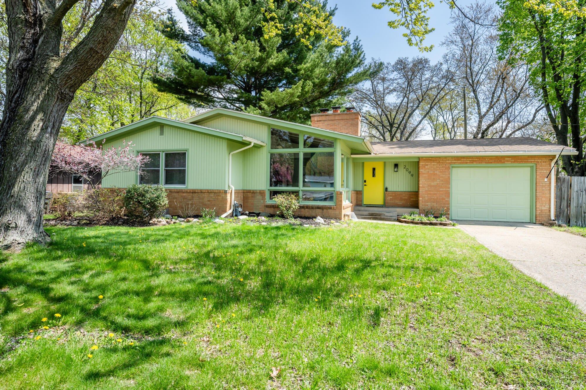 2099 Russell Road Benton Harbor, MI 49022 - Photo 1 of 36 Russell-102