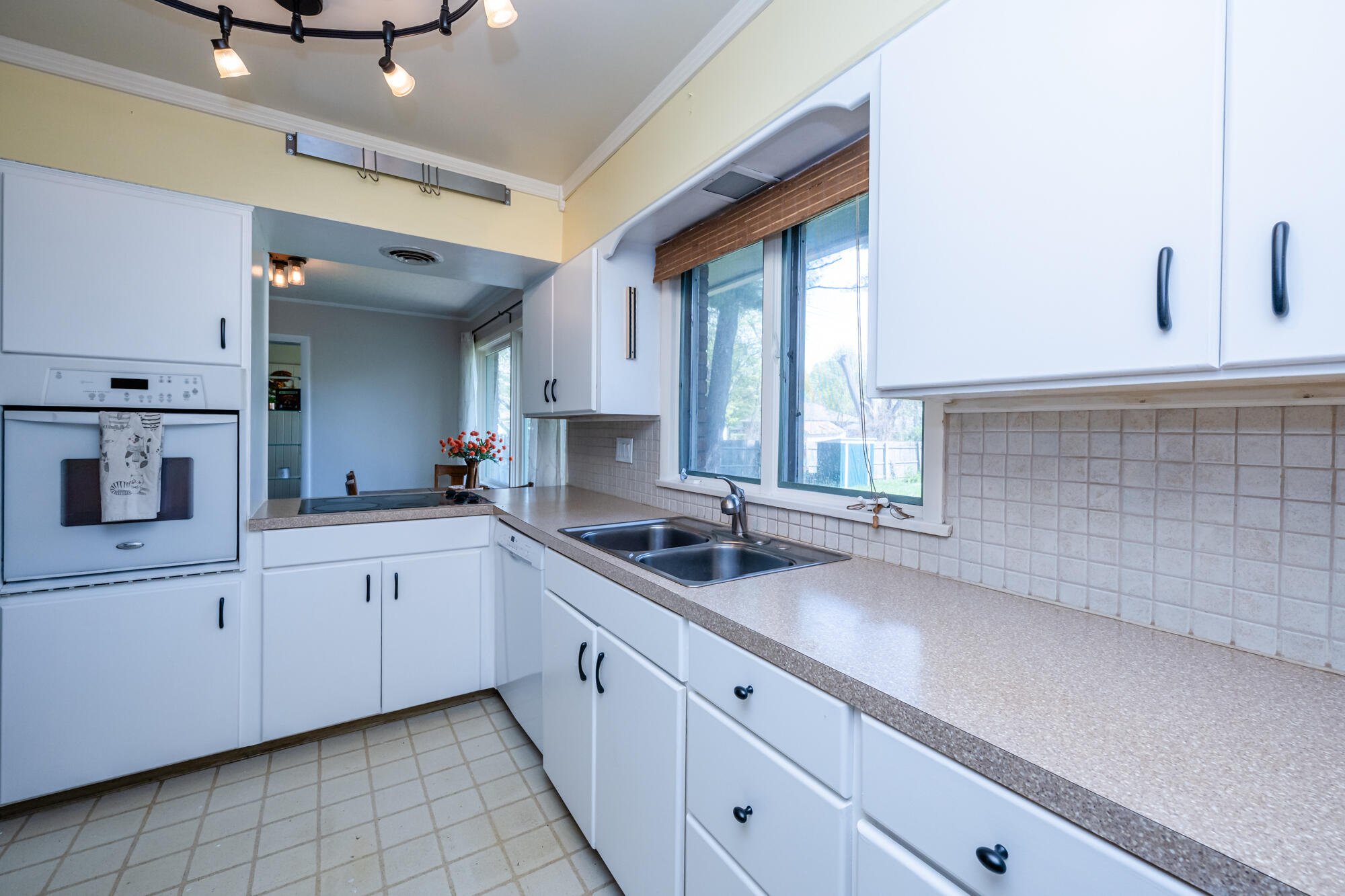 2099 Russell Road Benton Harbor, MI 49022 - Photo 12 of 36 Russell-111
