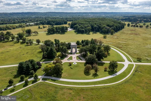 $2,500 | 106 Valley Stream Circle, Chesterbrook, PA 19087