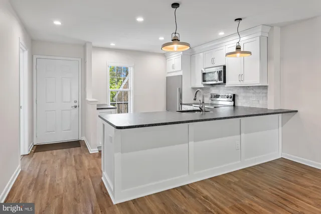 $2,500 | 106 Valley Stream Circle, Chesterbrook, PA 19087