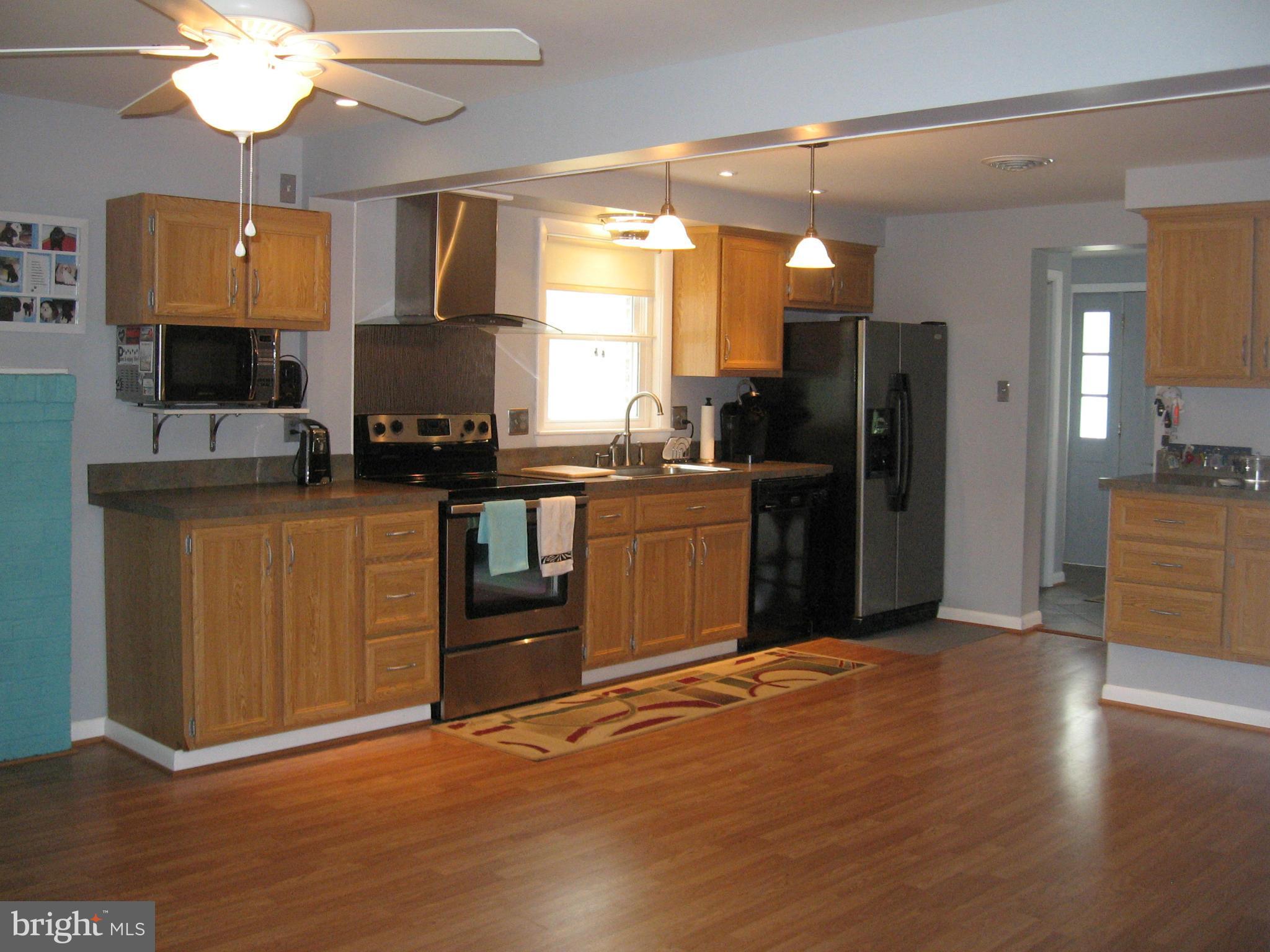 2475 Highland Ridge Road Berkeley Springs, WV 25411 - Photo 22 of 30 Kitchen